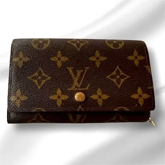 Louis Vuitton Monogram Porte-Monnaie Billets Tresor Wallet (authentic)
